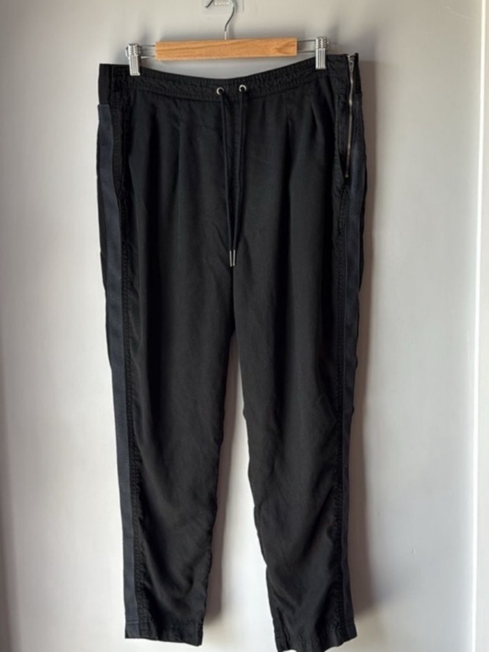Athleta Womens Globe Trotting Tencel Jogger Athleisure Pants - Picture 2 of 6